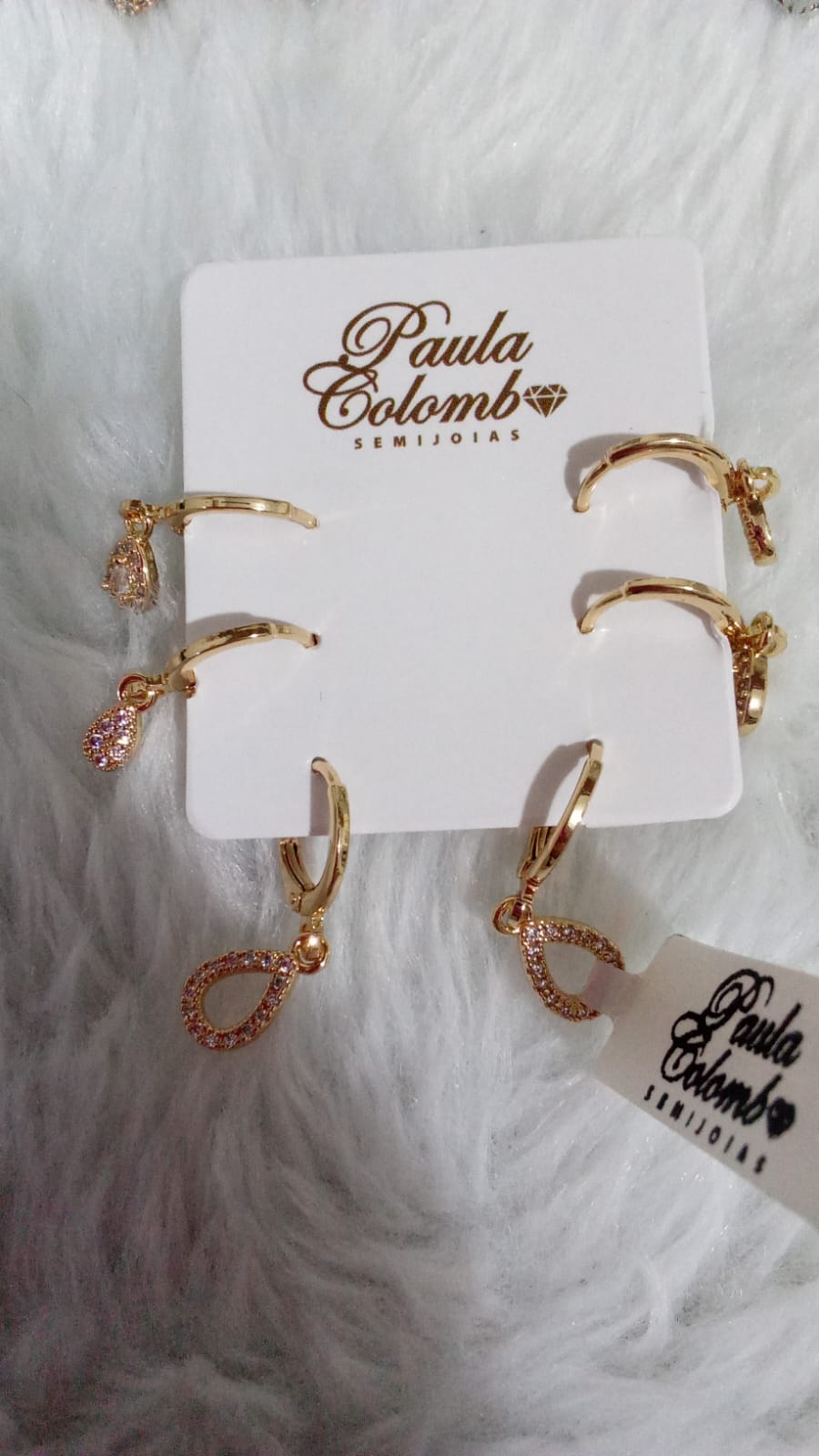 brinco dourado de gota