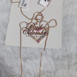 colar dourado com coração